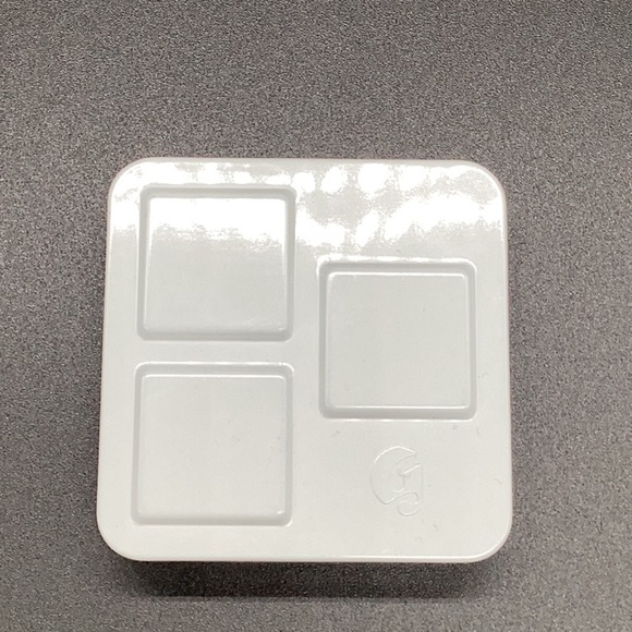 Glossier  Monochromes Eyeshadow Trio - Picture 4 of 7